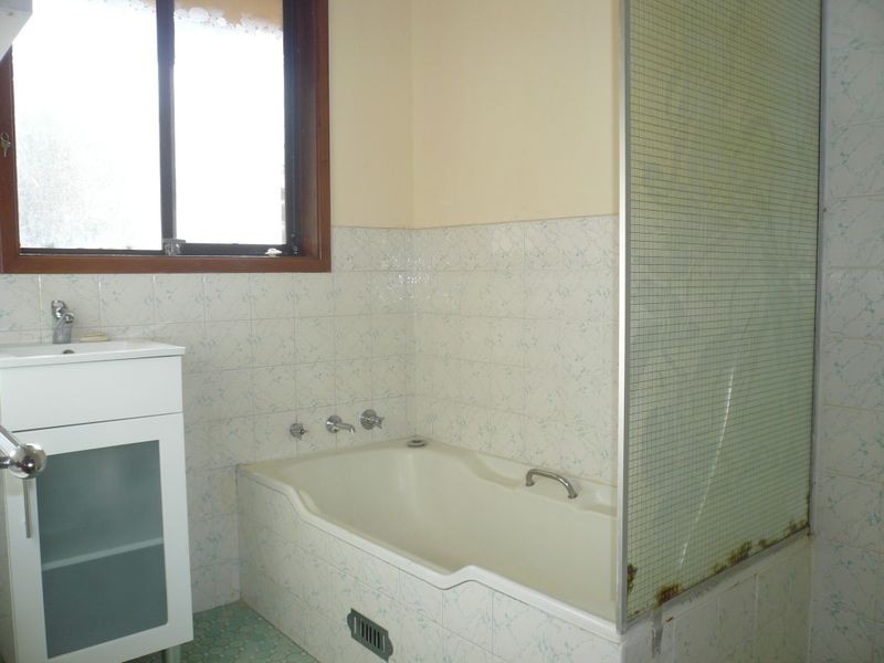 42 Bluefish Crescent, Tascott NSW 2250