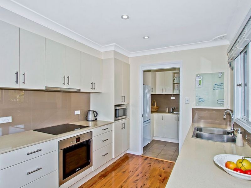 15 Sunshine Drive, Point Clare NSW 2250