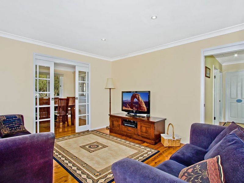 15 Sunshine Drive, Point Clare NSW 2250