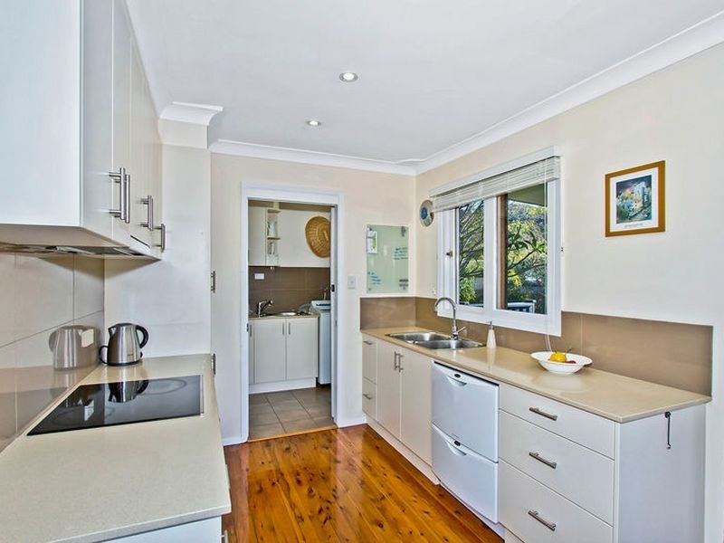 15 Sunshine Drive, Point Clare NSW 2250