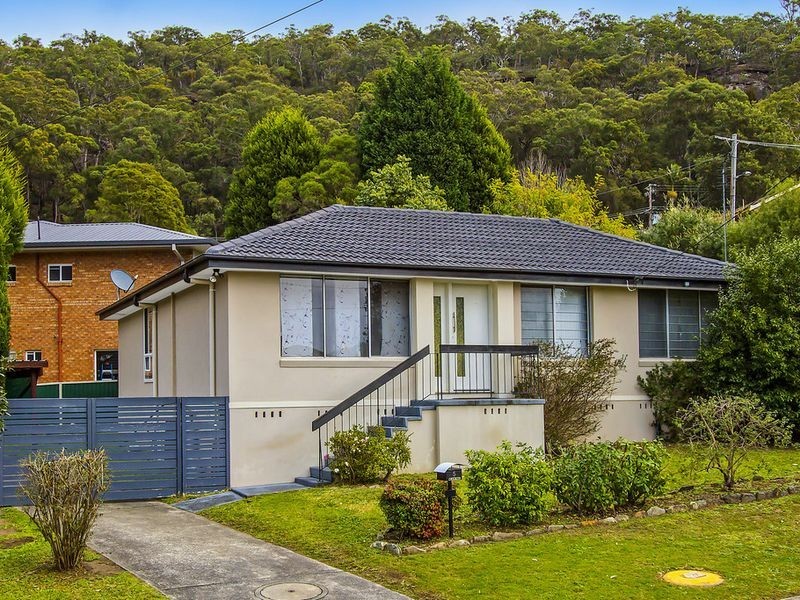 5 Camden Close, Point Clare NSW 2250