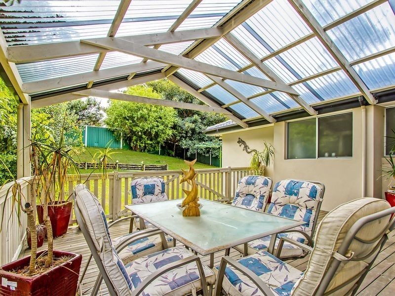 5 Camden Close, Point Clare NSW 2250