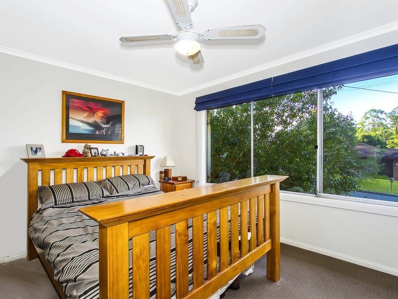 5 Camden Close, Point Clare NSW 2250