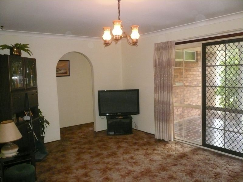 16 Uratta Street, West Gosford NSW 2250