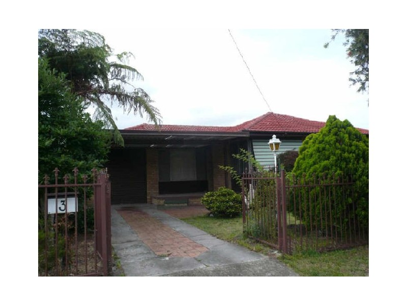 3 Bel-Hilton Parade, West Gosford NSW 2250