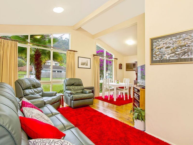 43 Blue Waters Parade, Tascott NSW 2250