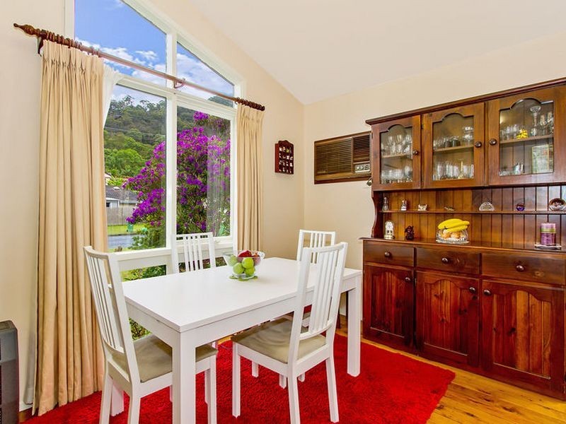 43 Blue Waters Parade, Tascott NSW 2250