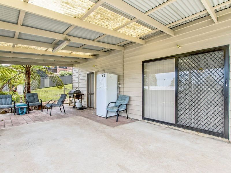 2 Hughes Street, Point Clare NSW 2250