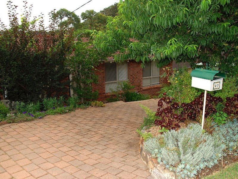 27 Sandstone Crescent, Tascott NSW 2250