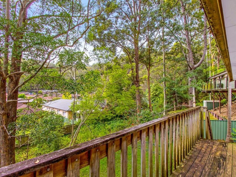 9 Coral Tree Place, Point Clare NSW 2250