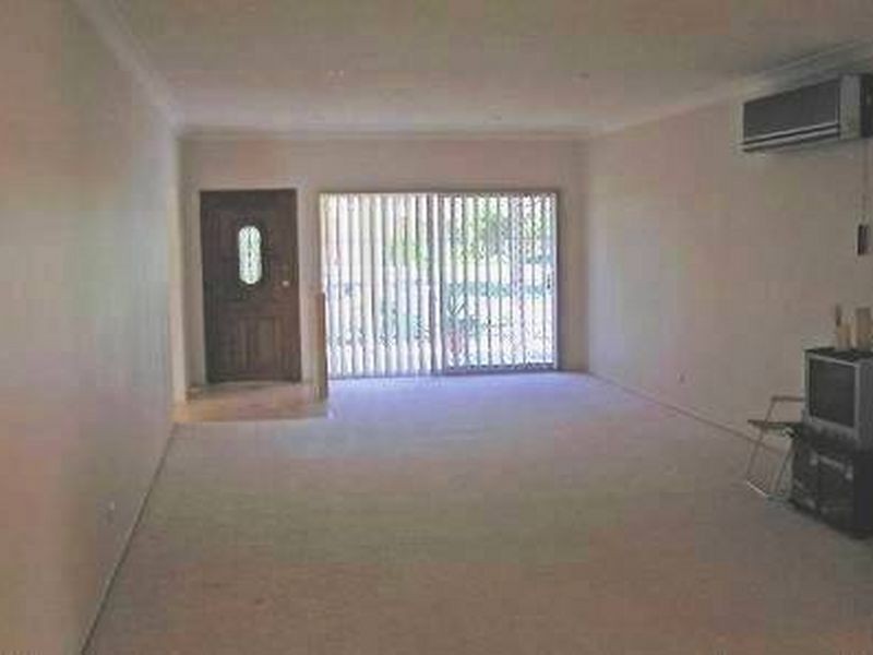 14 Robson Close, Point Clare NSW 2250