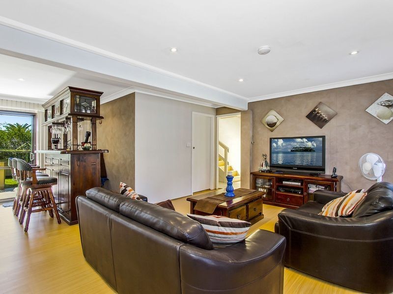 3 Welwyn Grove, Point Clare NSW 2250