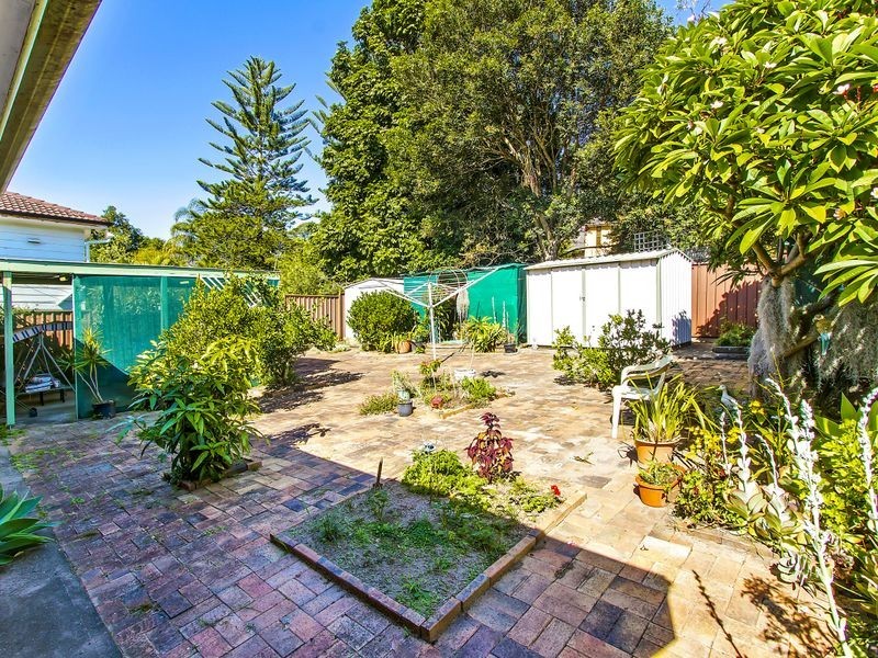 30 Blue Waters Parade, Tascott NSW 2250