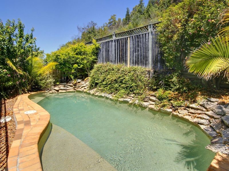 15 Wixstead Close, Point Clare NSW 2250