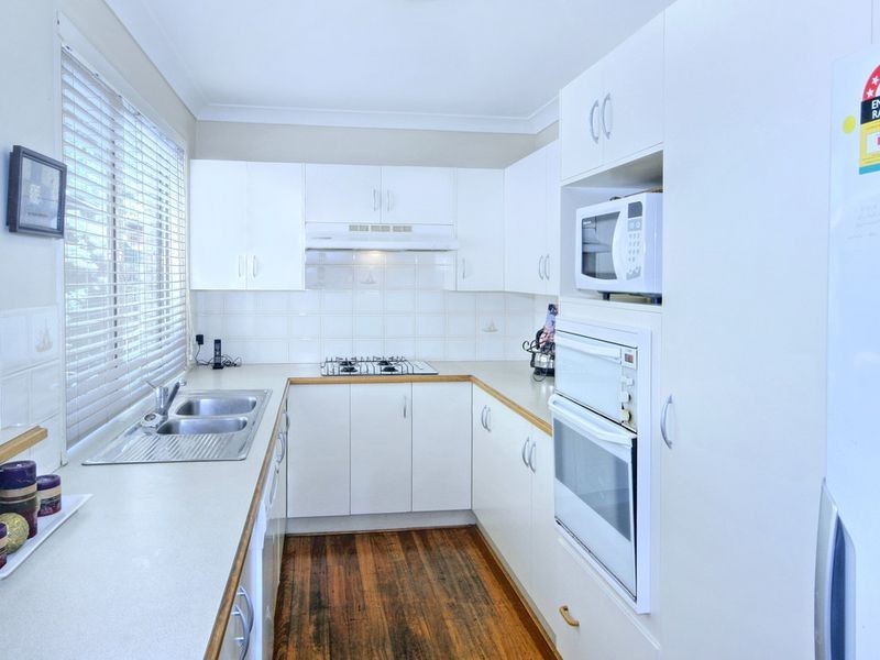 15 Wixstead Close, Point Clare NSW 2250