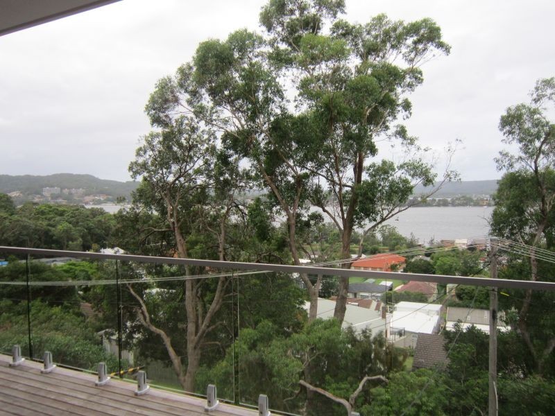 19 Hughes Street, Point Clare NSW 2250