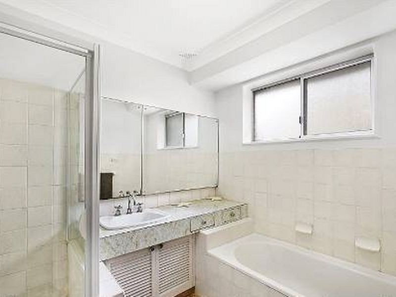 35 Bayline Drive, Point Clare NSW 2250