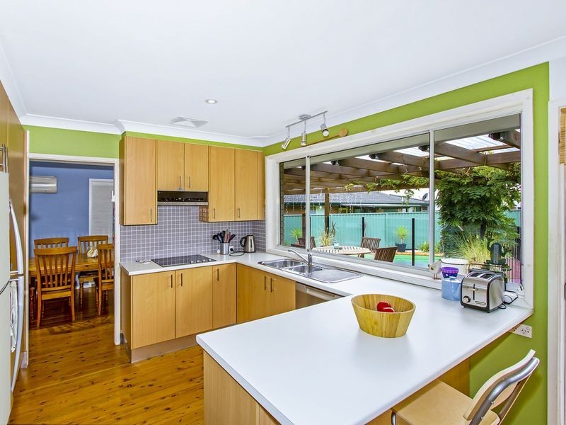 3 Shoreview Close, Point Clare NSW 2250