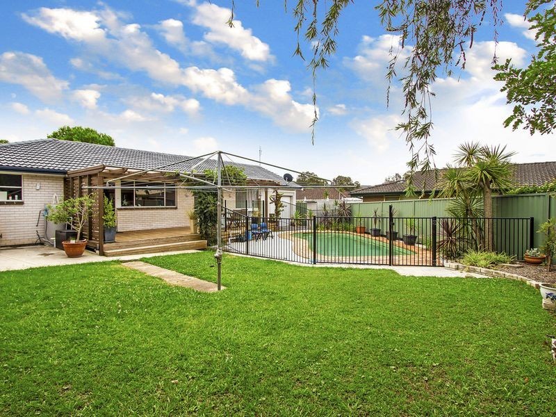 3 Shoreview Close, Point Clare NSW 2250