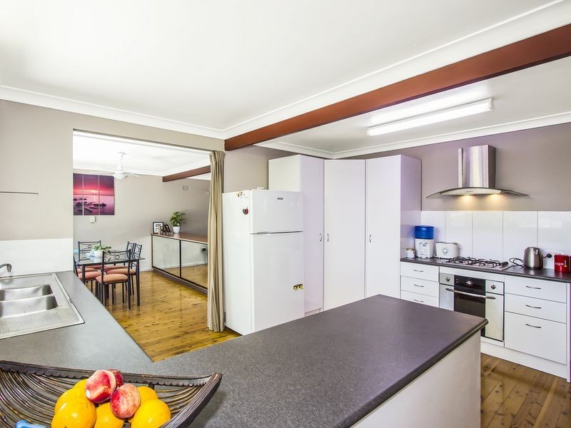 7 Gosford Street, Point Clare NSW 2250