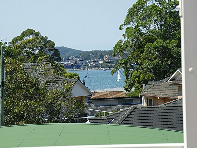 2/5-7 Broadwater Street, Point Clare NSW 2250