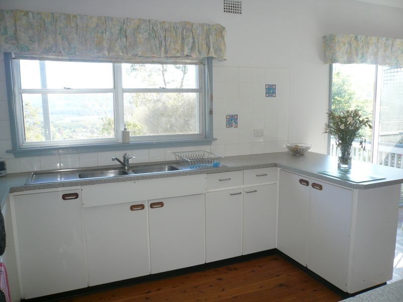 15 Penang Street, Point Clare NSW 2250