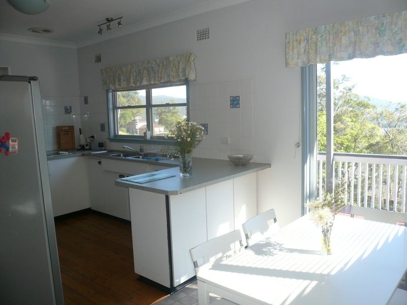 15 Penang Street, Point Clare NSW 2250