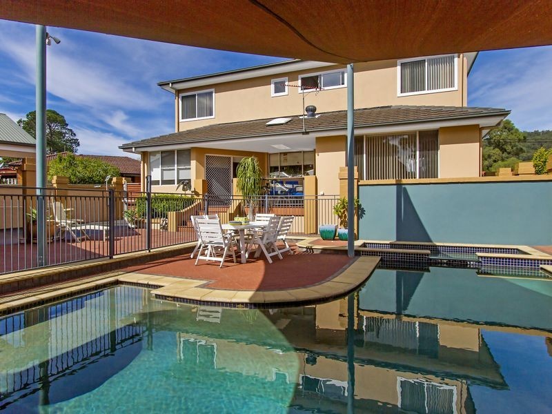 5 Golden Avenue, Point Clare NSW 2250