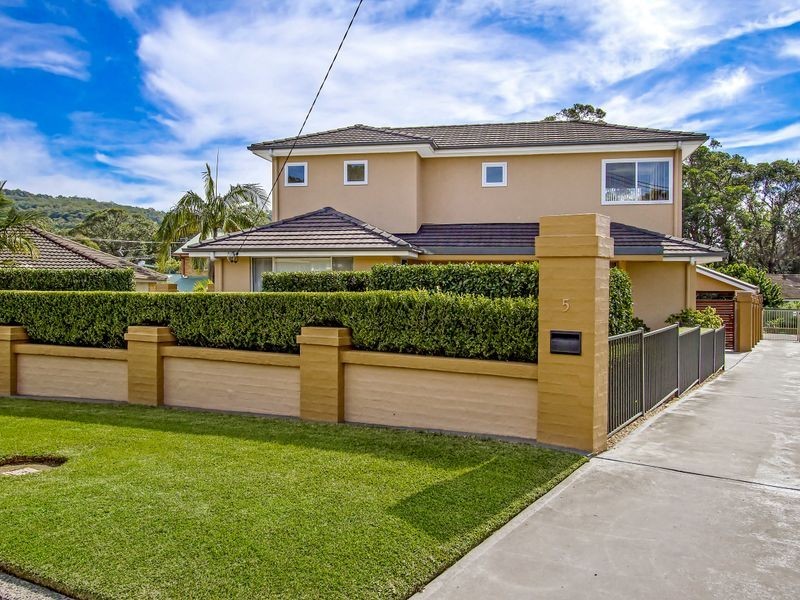 5 Golden Avenue, Point Clare NSW 2250