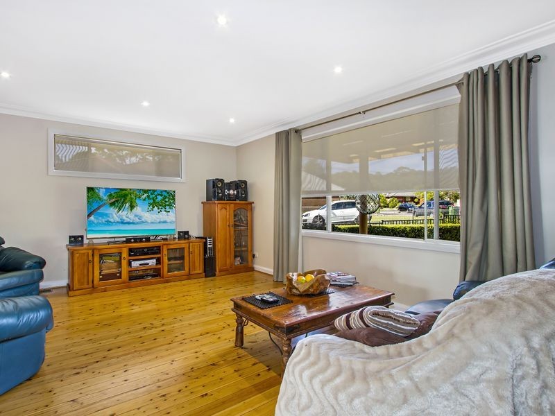 5 Golden Avenue, Point Clare NSW 2250