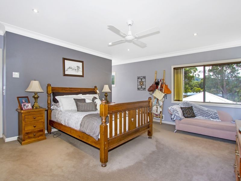 5 Golden Avenue, Point Clare NSW 2250