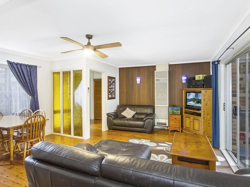 1 Shore Brace, Tascott NSW 2250