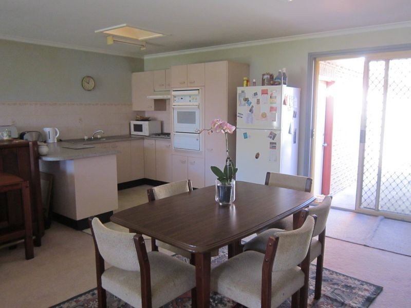 2/69a Brisbane Water Drive, Point Clare NSW 2250