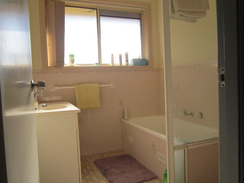 2/69a Brisbane Water Drive, Point Clare NSW 2250