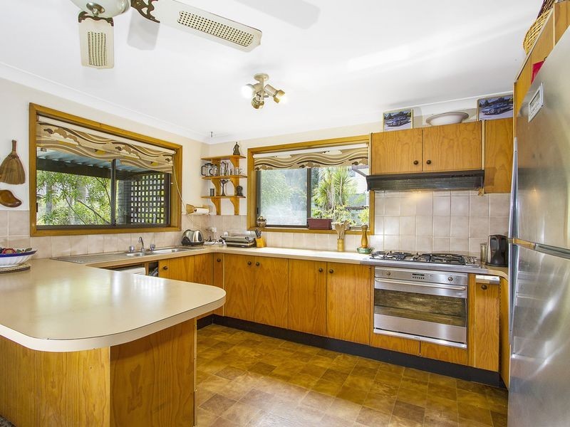 25 Lock Avenue, Springfield NSW 2250