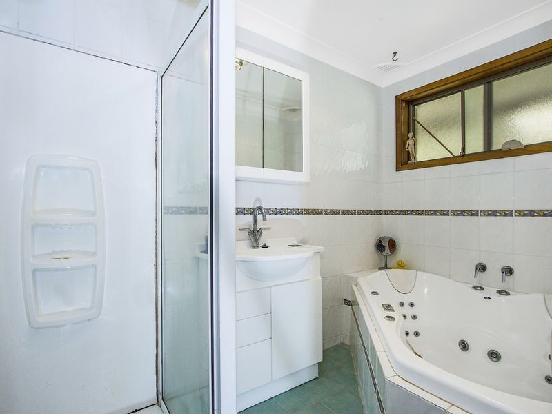 25 Lock Avenue, Springfield NSW 2250