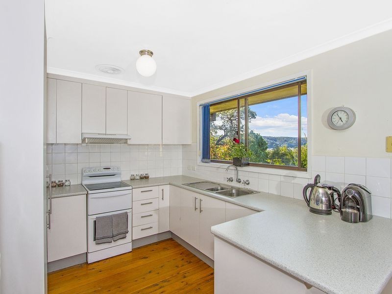 12 Fiona Street, Point Clare NSW 2250