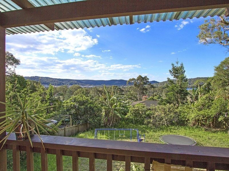 12 Fiona Street, Point Clare NSW 2250