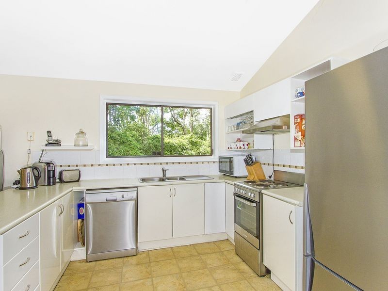 4 Heather Crescent, Wyoming NSW 2250