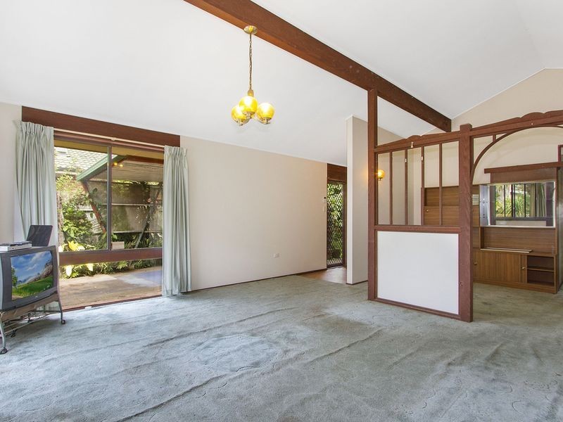 6 Ferguson Close, West Gosford NSW 2250