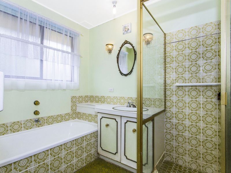 6 Ferguson Close, West Gosford NSW 2250