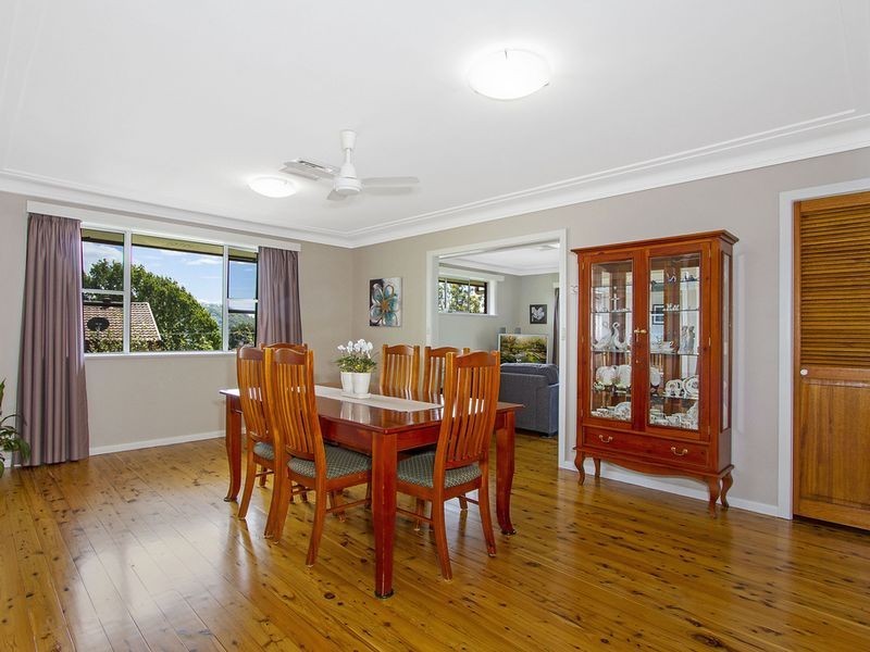 1 Lorraine Avenue, Point Clare NSW 2250
