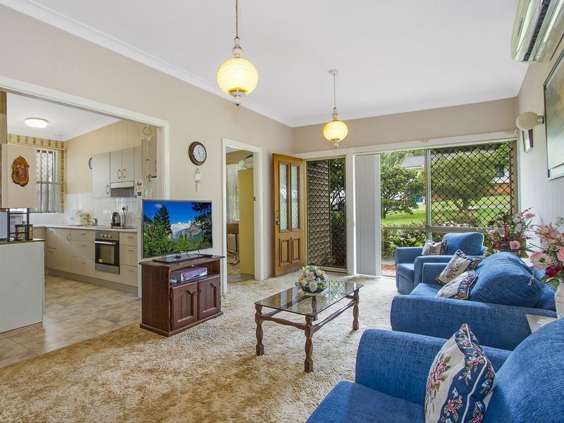 22 Margaret Street, Point Clare NSW 2250