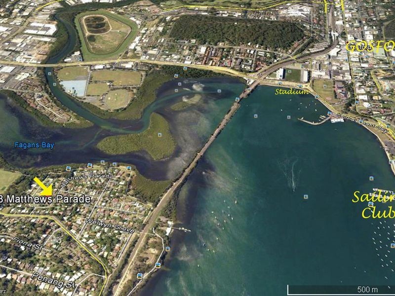 8 Matthews Parade, Point Clare NSW 2250