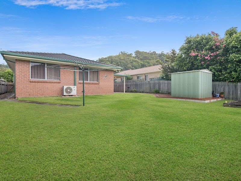 29 Manooka Road, Point Clare NSW 2250