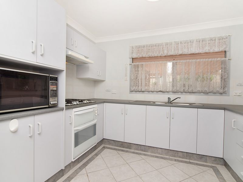 29 Manooka Road, Point Clare NSW 2250