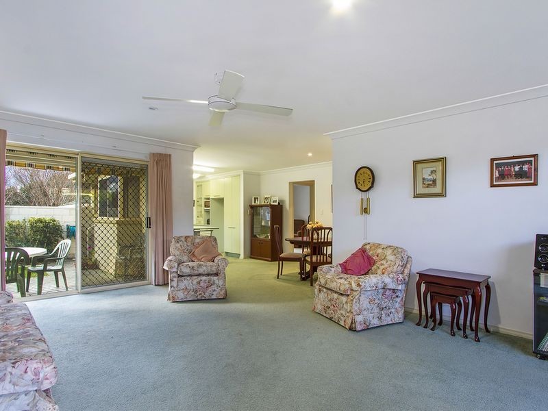1 Kurrawa Avenue, Point Clare NSW 2250