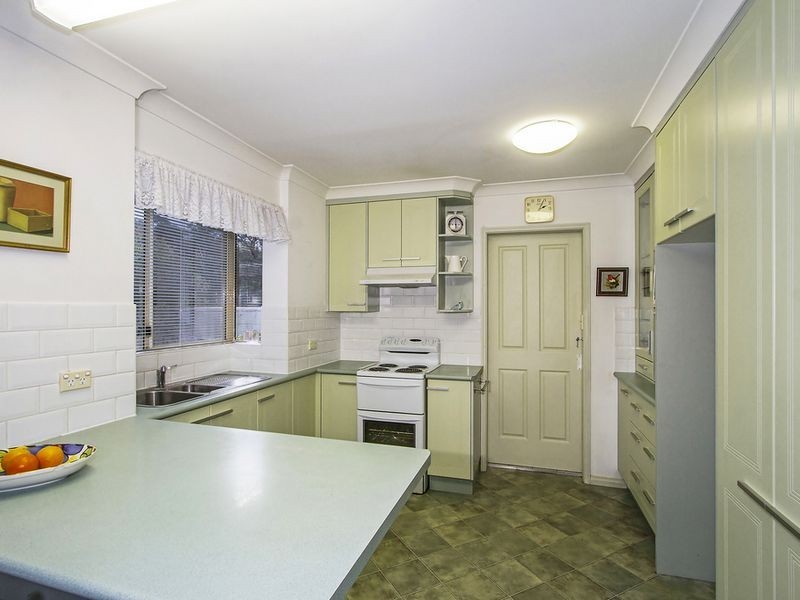 1 Kurrawa Avenue, Point Clare NSW 2250