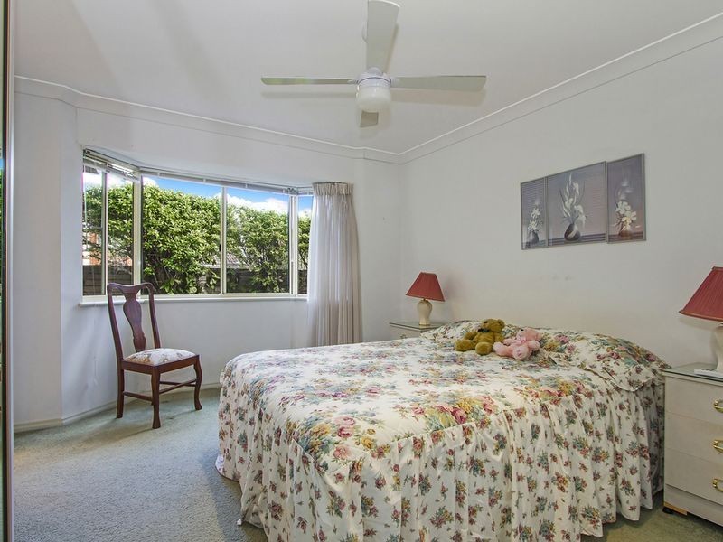 1 Kurrawa Avenue, Point Clare NSW 2250