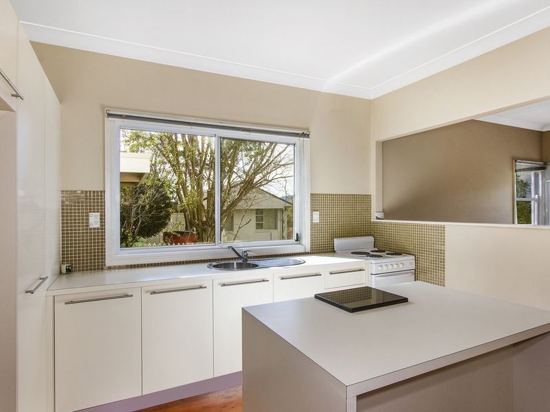 25 Brisbane Water Drive, Point Clare NSW 2250